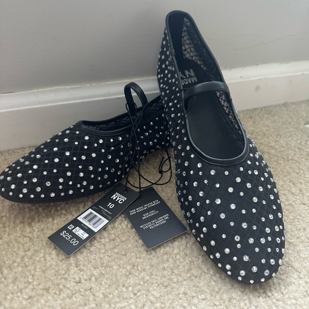 Madden NYC mesh flat NWT